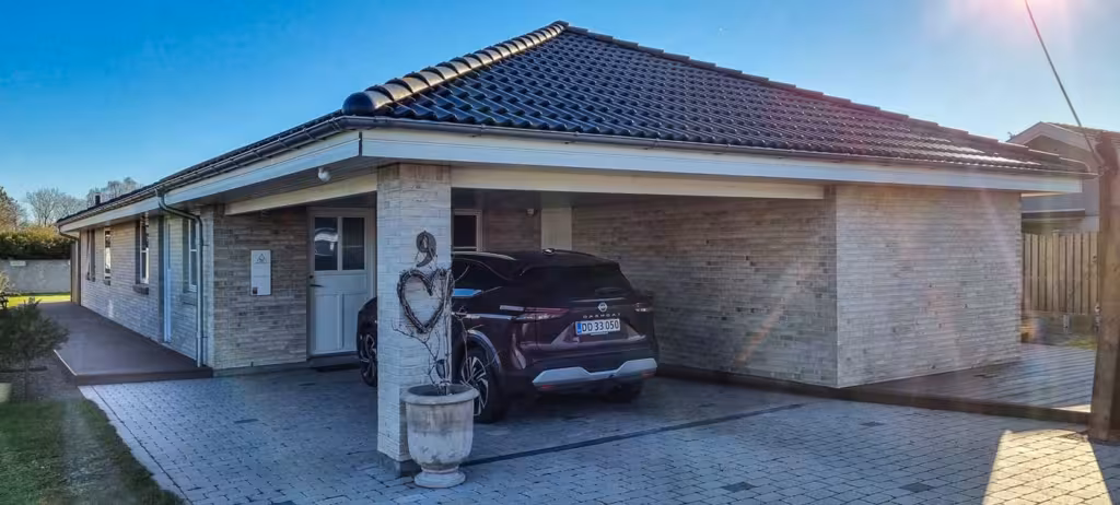 Komposit-terrasse med spa-opbygning billede 2