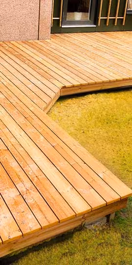 Hyggelig thermowood vinkelterrasse i Albertslund billede 2