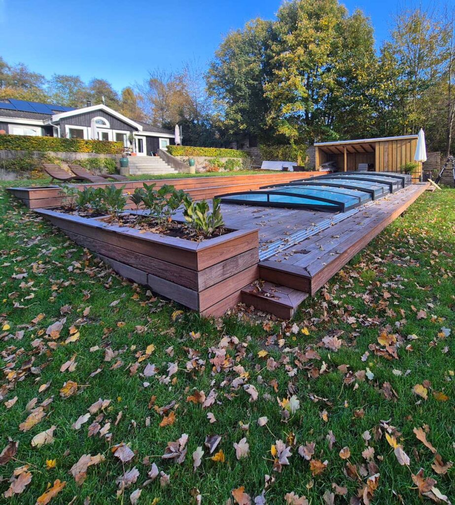 Ipé poolterrasse m. skur og teknikrum billede 2