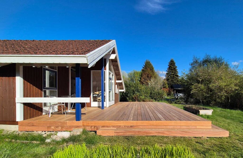 Træterrasse omkring sommerhus i Gilleleje billede 3