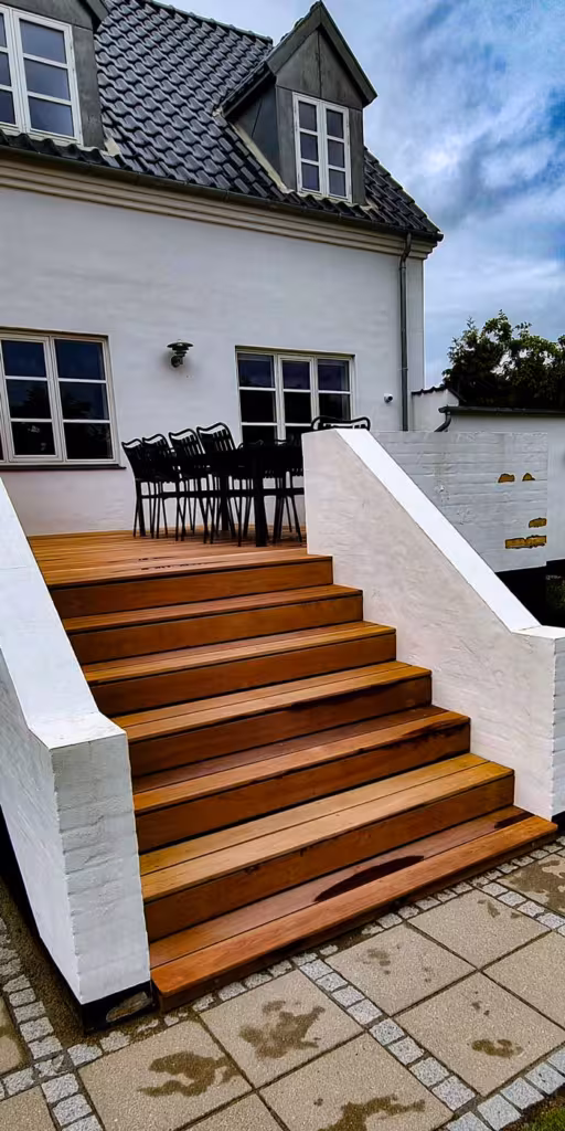 Hellerup | Hævet Jatoba træterrasse billede 5
