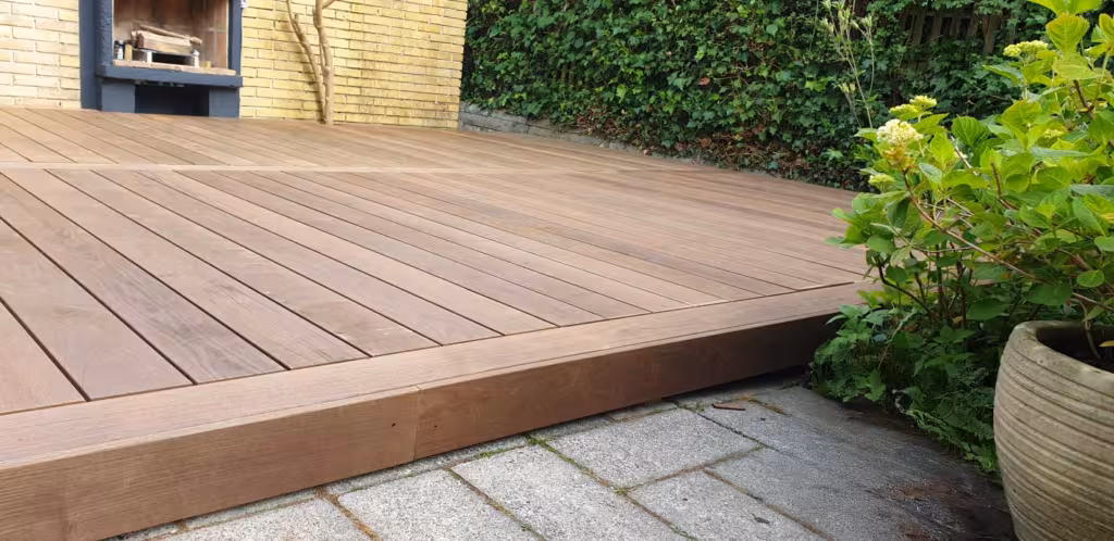 Varmebehandlet asketræs-terrasse billede 2