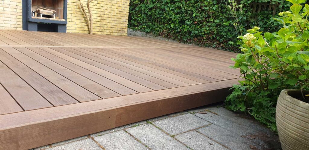 Varmebehandlet asketræs-terrasse billede 2