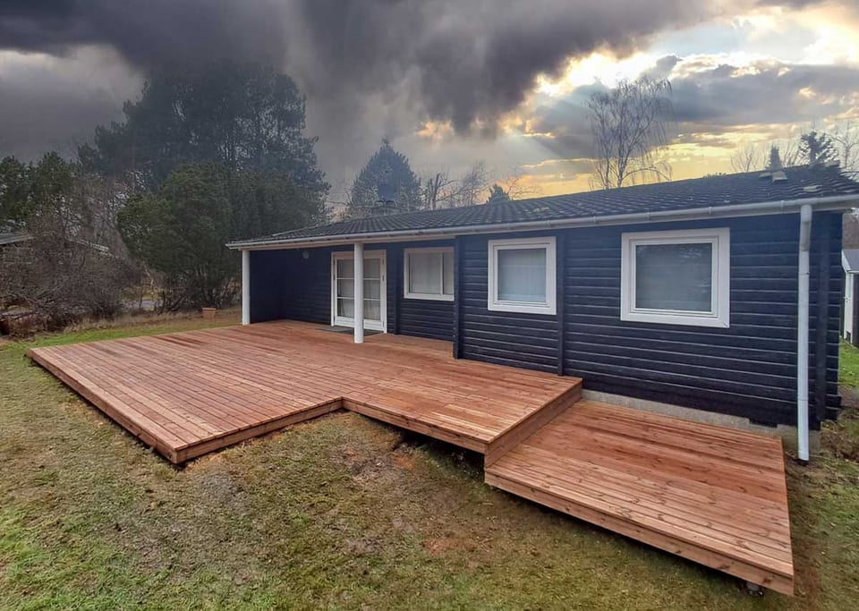 Thermowood-terrasse ved Vejby Strand